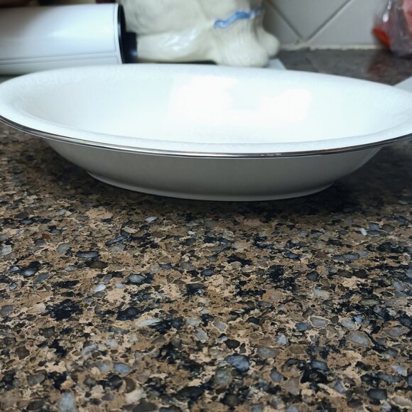 Vintage 10" Oval Vegetable Bowl Winterset by American Royalty 1001 - Picture 3 of 6